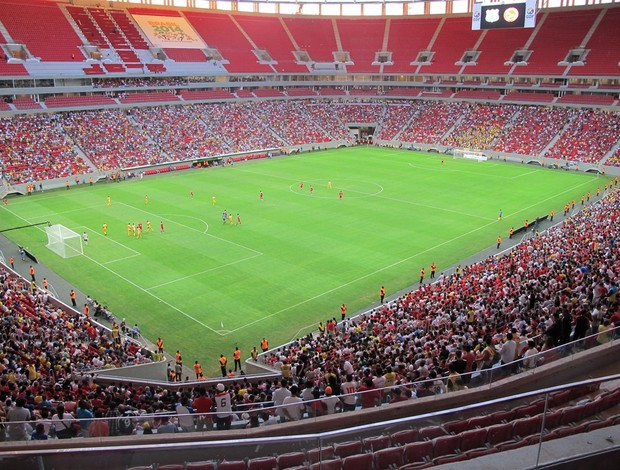 Inauguração do novo Estádio Mané Garrincha com a final do Candangão 2013, vencida pelo Brasiliense.